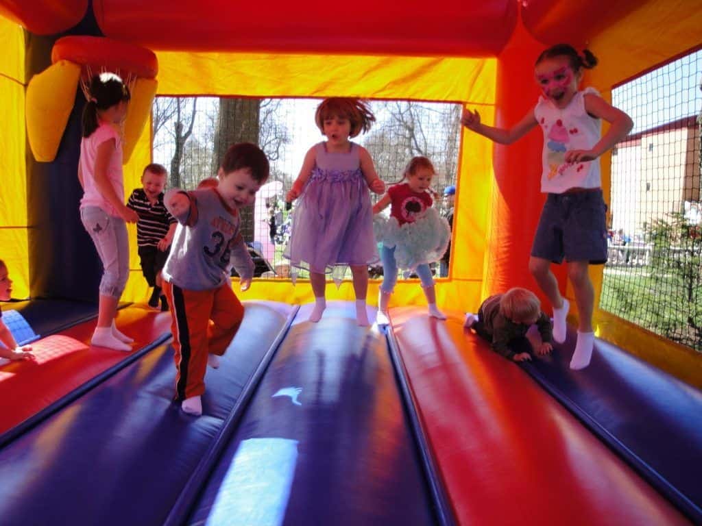 Best kids’ party places in Boston featuring indoor playgrounds and themed celebrations.