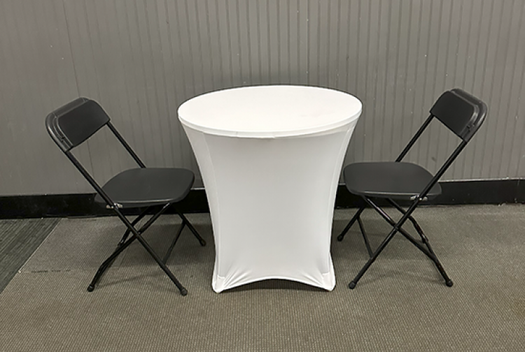 30 Round Low Top Table With Linen
